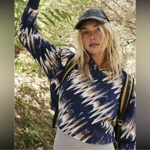 FP Movement Half Time Cropped Hoodie Sweatshirt Size Large Navy